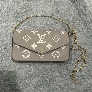 Louis Vuitton Pochette Purse